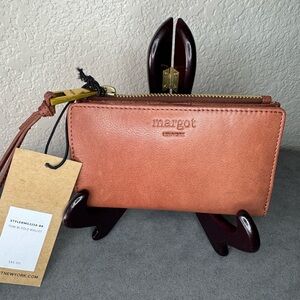 Margot New York Brown Leather Wristlet Wallet Bifold Zip Snap Genuine Leather